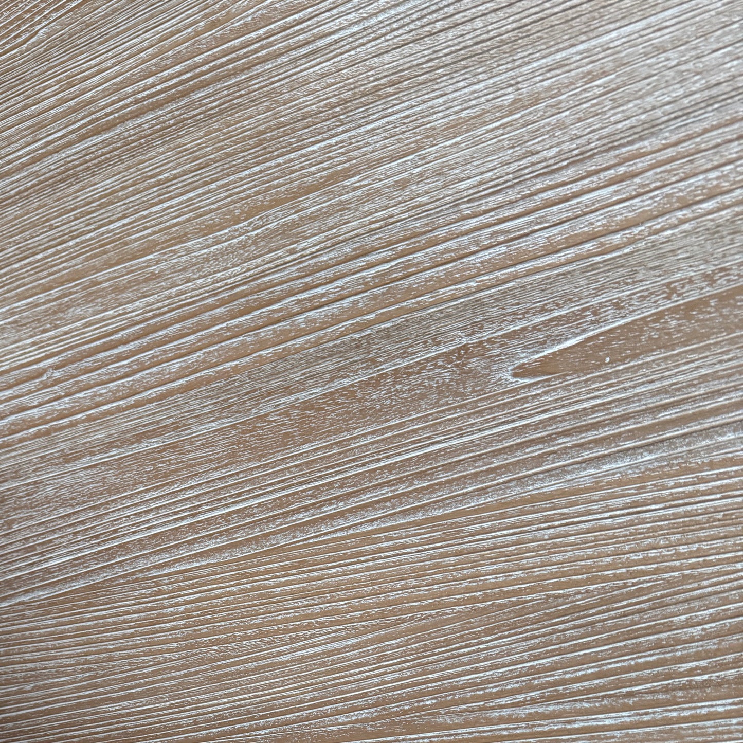 Close up Image of the Bella Round Dining Table