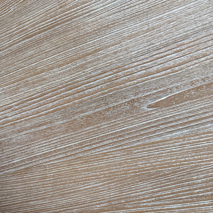 Close up Image of the Bella Round Dining Table