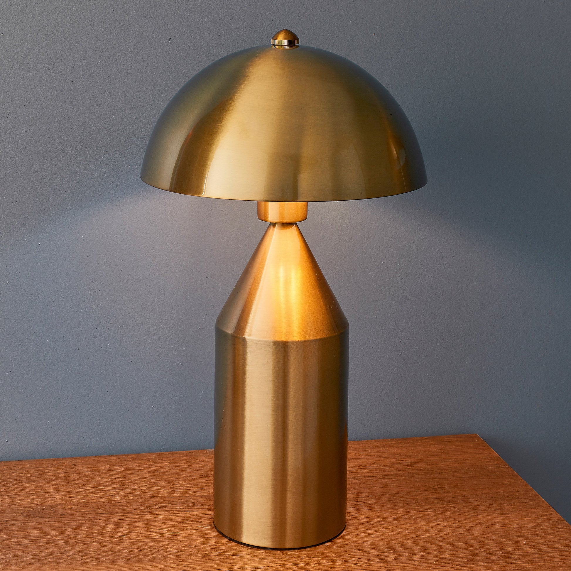 Nova Lamp Table Antique Brass